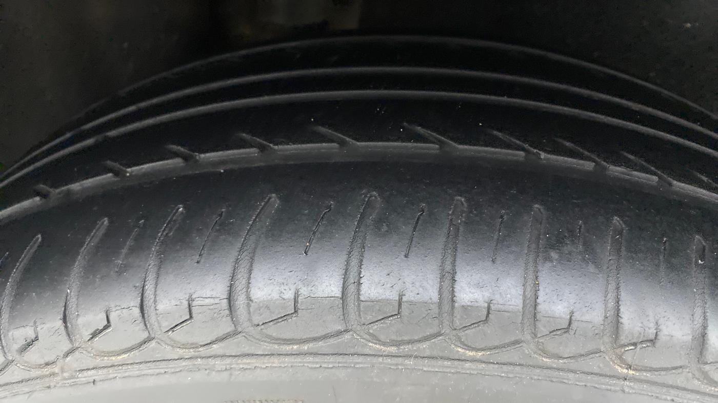2016 Ford Ecosport TITANIUM 1.5L PETROL AT, Petrol, Automatic, 62,510 km, Right Rear Tyre Tread