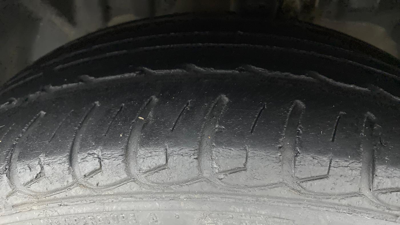 2016 Ford Ecosport TITANIUM 1.5L PETROL AT, Petrol, Automatic, 62,510 km, Left Front Tyre Tread