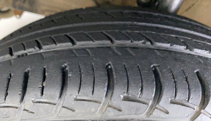 2016 Maruti Baleno SIGMA PETROL 1.2, Petrol, Manual, 58,546 km, Left Front Tyre Tread