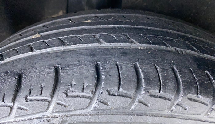 2016 Maruti Baleno SIGMA PETROL 1.2, Petrol, Manual, 58,546 km, Right Rear Tyre Tread