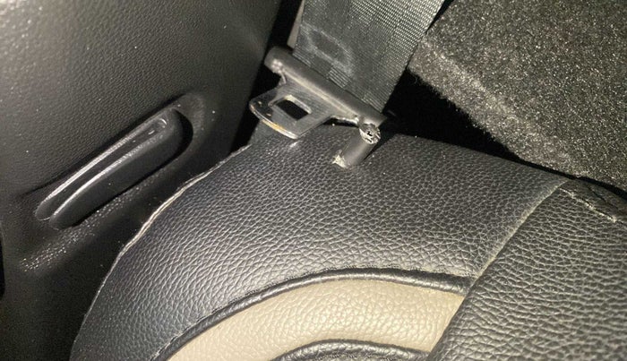 2019 Maruti Alto VXI, Petrol, Manual, 55,577 km, Second-row right seat - Seat adjuster lever broken but working