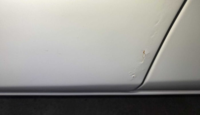 2019 Maruti Alto VXI, Petrol, Manual, 55,577 km, Front passenger door - Slightly dented
