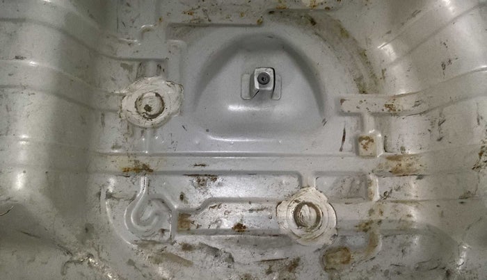 2019 Maruti Alto VXI, Petrol, Manual, 55,577 km, Boot floor - Slight discoloration