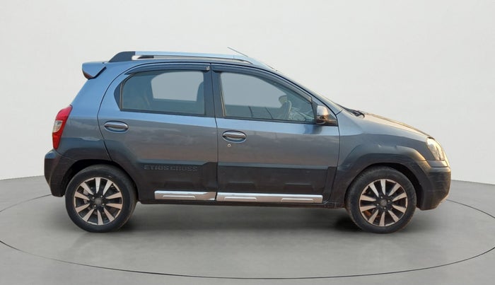 2014 Toyota Etios CROSS 1.2 G, Petrol, Manual, 44,436 km, Right Side View