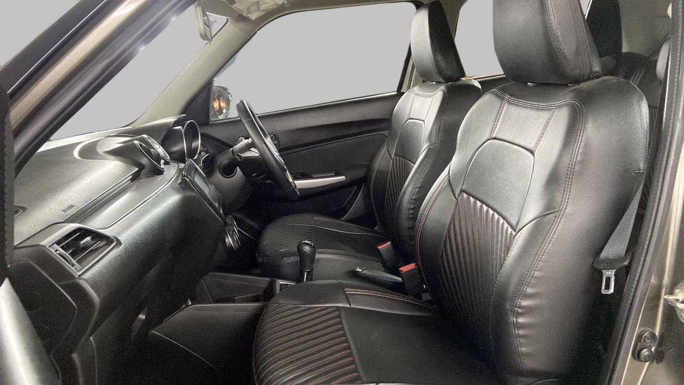 2021 Maruti Swift ZXI, Petrol, Manual, 21,001 km, Right Side Front Door Cabin