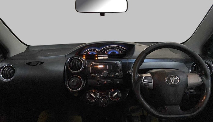 2016 Toyota Etios CROSS 1.4 VD, Diesel, Manual, 78,277 km, Dashboard