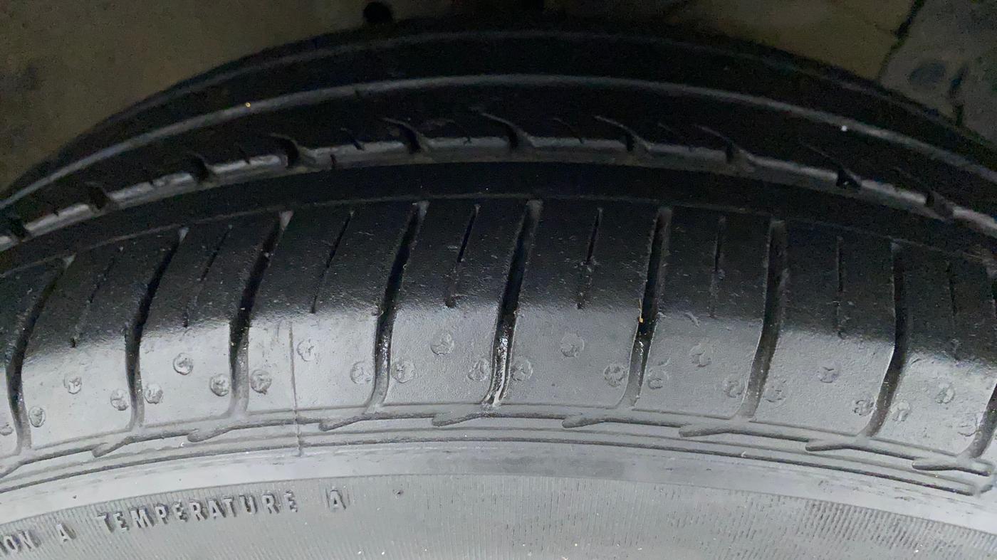 2021 Maruti Ciaz ZETA 1.5 SHVS MT PETROL, Petrol, Manual, 18,326 km, Right Front Tyre Tread