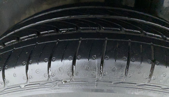 2021 Maruti Ciaz ZETA 1.5 SHVS MT PETROL, Petrol, Manual, 18,326 km, Left Rear Tyre Tread