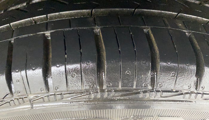 2016 Hyundai Grand i10 SPORTZ 1.2 KAPPA VTVT, Petrol, Manual, 62,275 km, Left Rear Tyre Tread