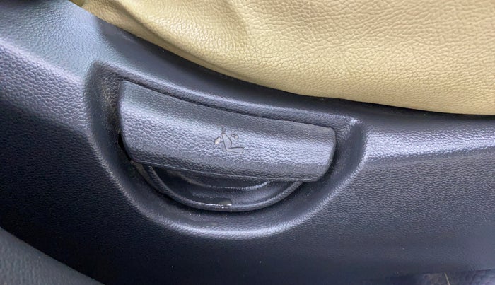 2016 Hyundai Grand i10 SPORTZ 1.2 KAPPA VTVT, Petrol, Manual, 62,275 km, Driver Side Adjustment Panel