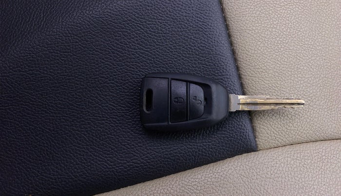 2016 Hyundai Grand i10 SPORTZ 1.2 KAPPA VTVT, Petrol, Manual, 62,275 km, Key Close Up