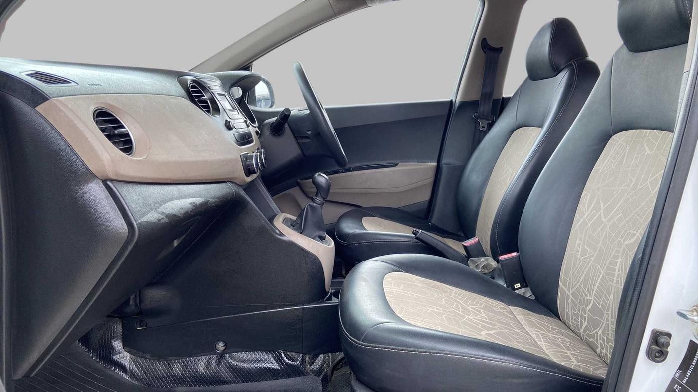 2019 Hyundai Grand i10 MAGNA 1.2 KAPPA VTVT, Petrol, Manual, 40,166 km, Right Side Front Door Cabin