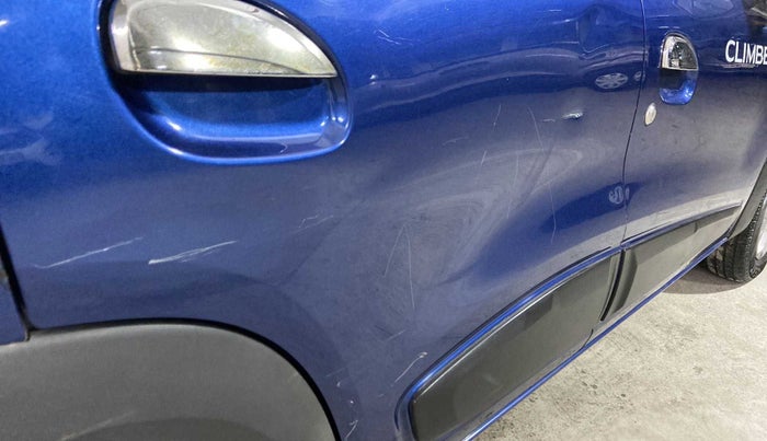 2017 Renault Kwid CLIMBER 1.0 AMT, Petrol, Automatic, 38,569 km, Right rear door - Minor scratches