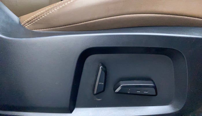2021 Tata Harrier XZA PLUS 2.0L DUAL TONE, Diesel, Automatic, 22,947 km, Driver Side Adjustment Panel