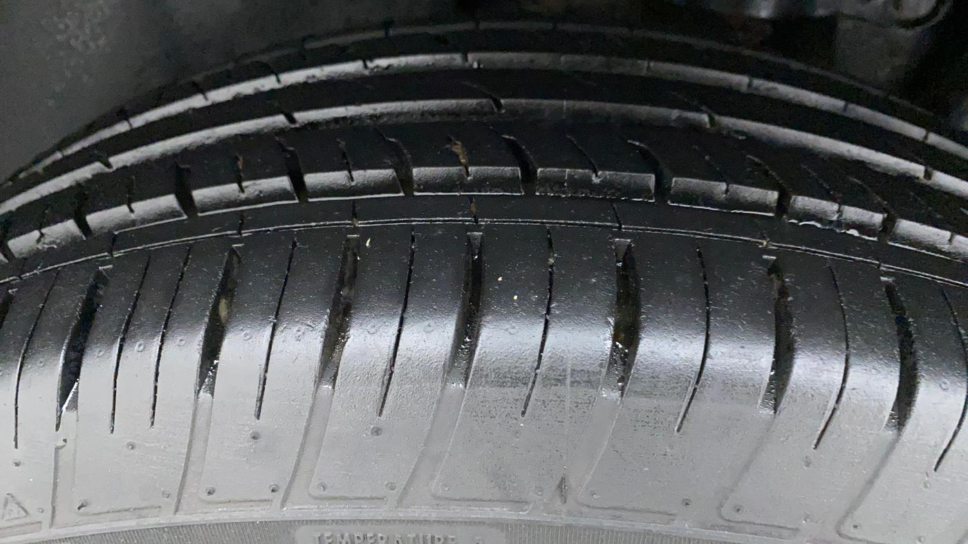 2021 Tata Harrier XZA PLUS 2.0L DUAL TONE, Diesel, Automatic, 22,947 km, Right Rear Tyre Tread