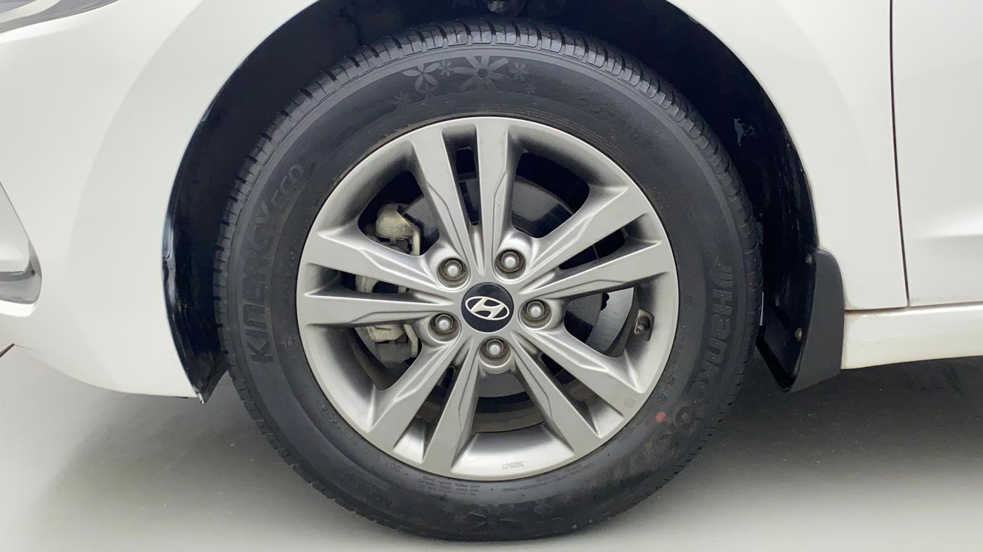 2017 Hyundai New Elantra 2.0 SX MT PETROL, Petrol, Manual, 24,018 km, Left Front Wheel