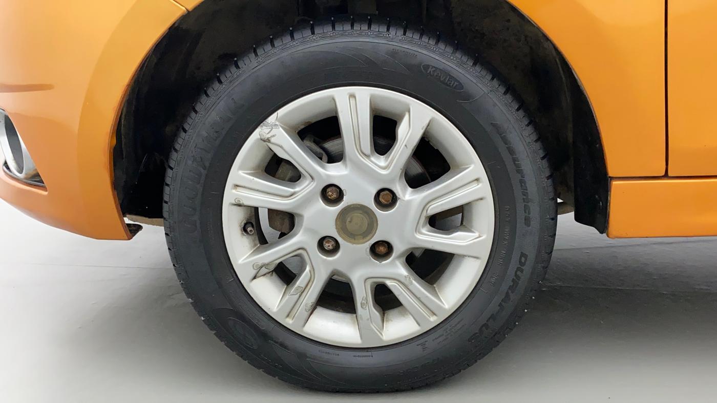 2017 Tata Tiago XZ PETROL, Petrol, Manual, 60,828 km, Left Front Wheel