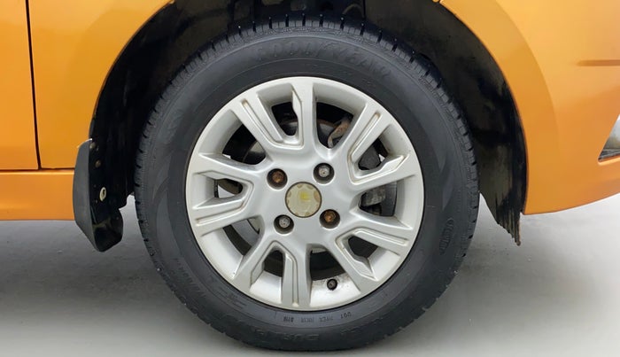 2017 Tata Tiago XZ PETROL, Petrol, Manual, 60,828 km, Right Front Wheel