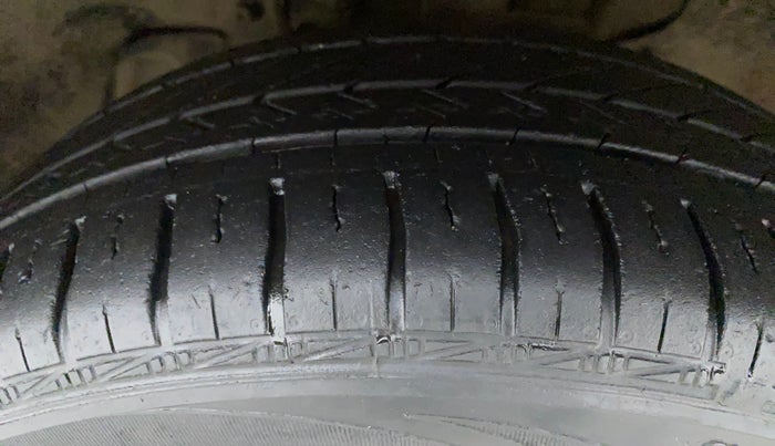 2017 Tata Tiago XZ PETROL, Petrol, Manual, 60,828 km, Left Front Tyre Tread