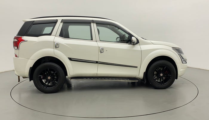 2019 Mahindra XUV500 W3, Diesel, Manual, 36,170 km, Right Side View
