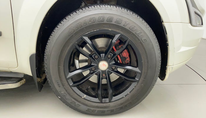 2019 Mahindra XUV500 W3, Diesel, Manual, 36,170 km, Right Front Wheel