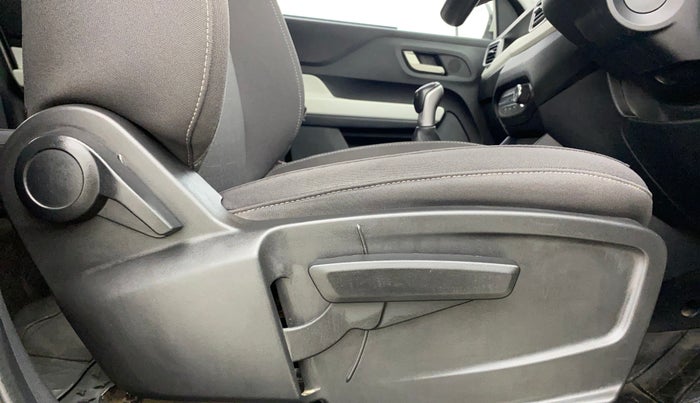 2023 Tata PUNCH CREATIVE  MT, Petrol, Manual, 42,179 km, Driver Side Adjustment Panel