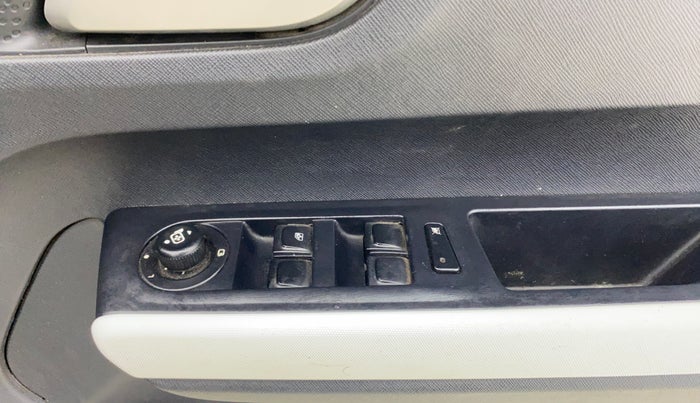 2023 Tata PUNCH CREATIVE  MT, Petrol, Manual, 42,179 km, Driver Side Door Panels Control