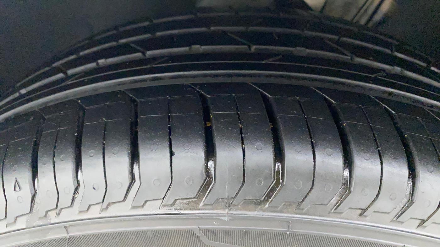 2022 Skoda SLAVIA STYLE 1.0L TSI AT, Petrol, Automatic, 2,125 km, Left Front Tyre Tread