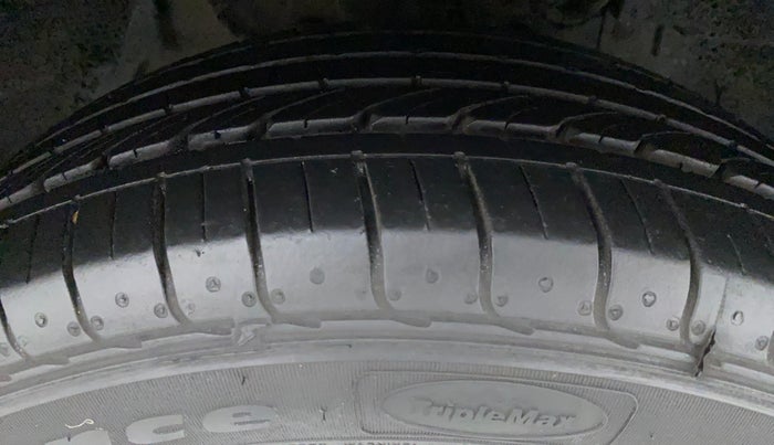 2021 Tata NEXON XM SUNROOF DIESEL, Diesel, Manual, 59,418 km, Right Front Tyre Tread