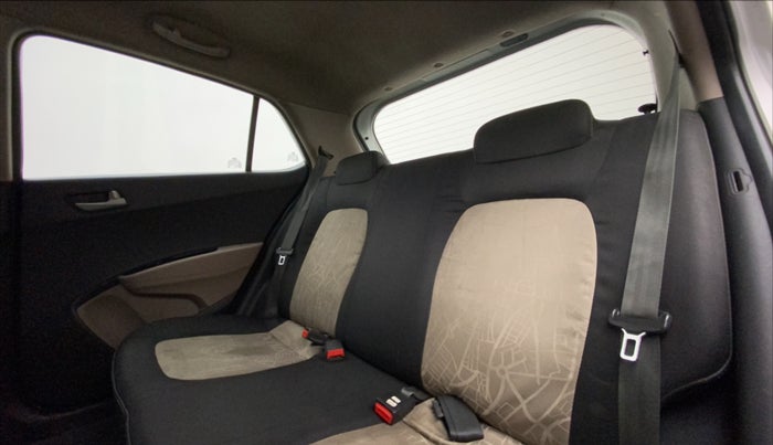 2015 Hyundai Grand i10 SPORTZ 1.2 KAPPA VTVT, Petrol, Manual, 68,443 km, Right Side Rear Door Cabin