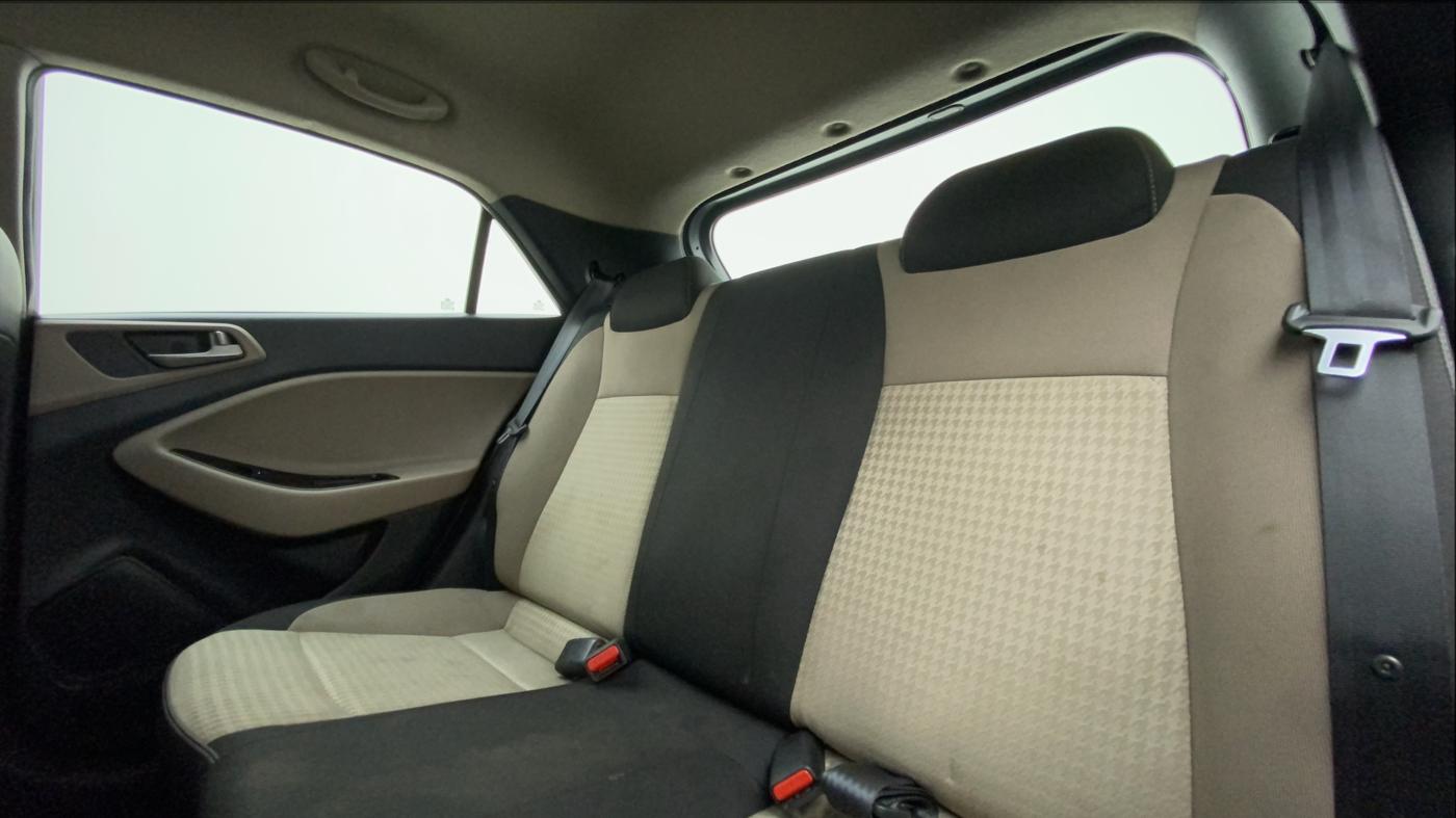 2018 Hyundai Elite i20 MAGNA EXECUTIVE 1.2, Petrol, Manual, 33,436 km, Right Side Rear Door Cabin