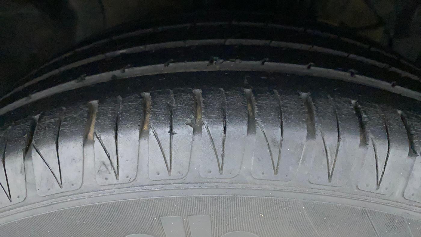 2018 Maruti S Cross ZETA 1.3, Diesel, Manual, 97,931 km, Right Front Tyre Tread