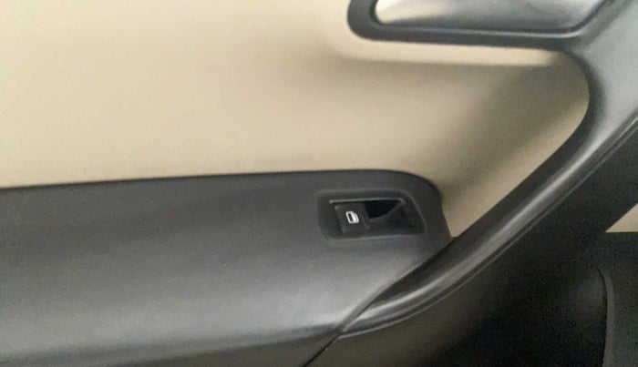 2011 Volkswagen Polo COMFORTLINE 1.2L PETROL, Petrol, Manual, 50,110 km, Left front window switch / handle - Power window makes minor noise