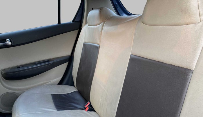 2012 Hyundai i20 MAGNA (O) 1.2, Petrol, Manual, 68,057 km, Right Side Rear Door Cabin