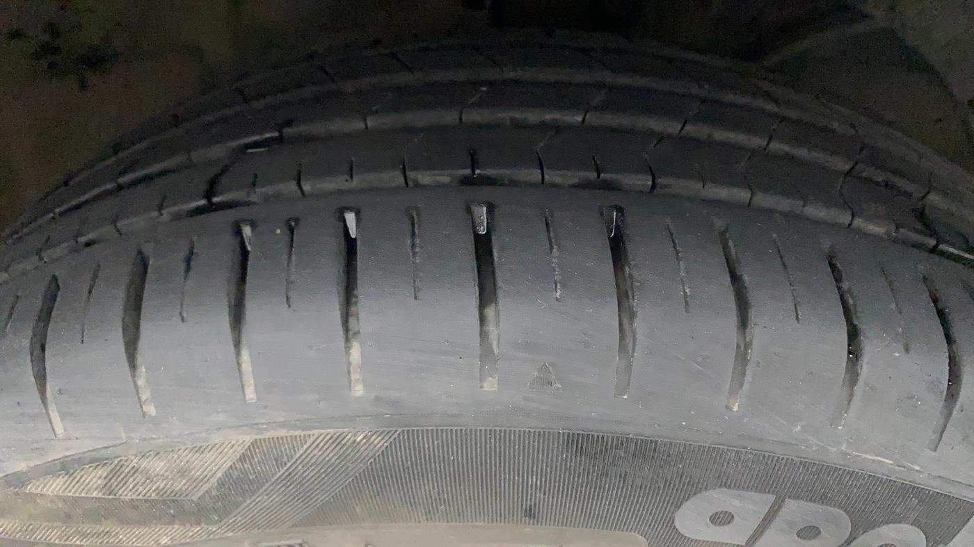 2019 Maruti Baleno ZETA PETROL 1.2, Petrol, Manual, 20,306 km, Right Front Tyre Tread