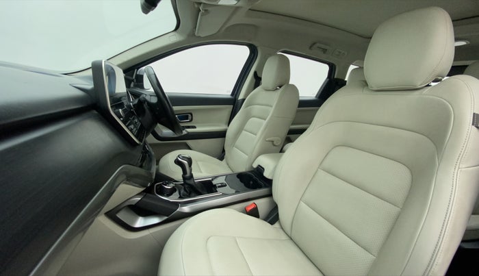 2021 Tata Safari XZA PLUS 6S, Diesel, Automatic, 25,239 km, Right Side Front Door Cabin