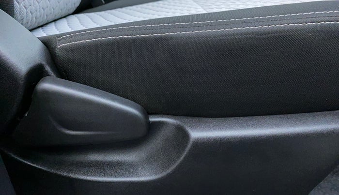2021 Datsun Redi Go T(O) 1.0, Petrol, Manual, 7,683 km, Driver Side Adjustment Panel