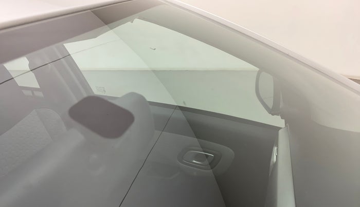 2021 Datsun Redi Go T(O) 1.0, Petrol, Manual, 7,683 km, Front windshield - Minor spot on windshield