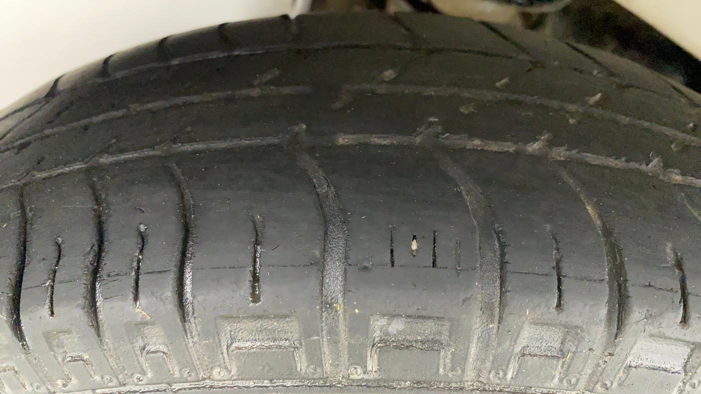 2018 Maruti Eeco 5 STR WITH A/C+HTR, CNG, Manual, 50,180 km, Right Rear Tyre Tread