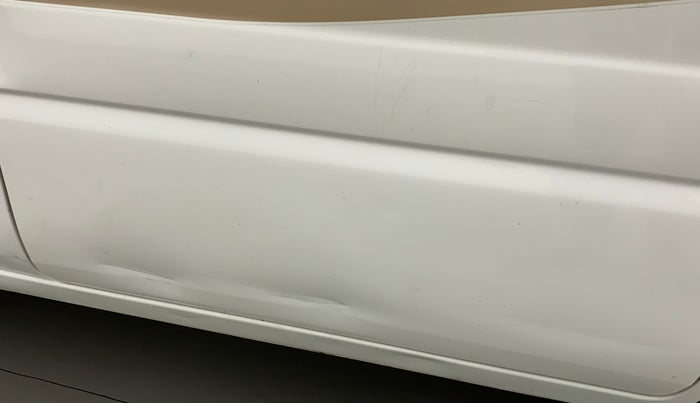 2018 Maruti Eeco 5 STR WITH A/C+HTR, CNG, Manual, 50,180 km, Rear left door - Slightly dented