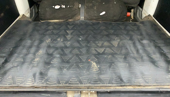 2018 Maruti Eeco 5 STR WITH A/C+HTR, CNG, Manual, 50,180 km, Dicky (Boot door) - Jack/Tool not available