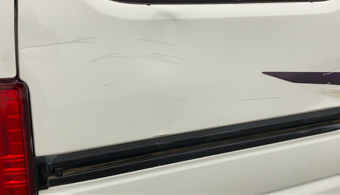 2018 Maruti Eeco 5 STR WITH A/C+HTR, CNG, Manual, 50,180 km, Right quarter panel - Minor scratches