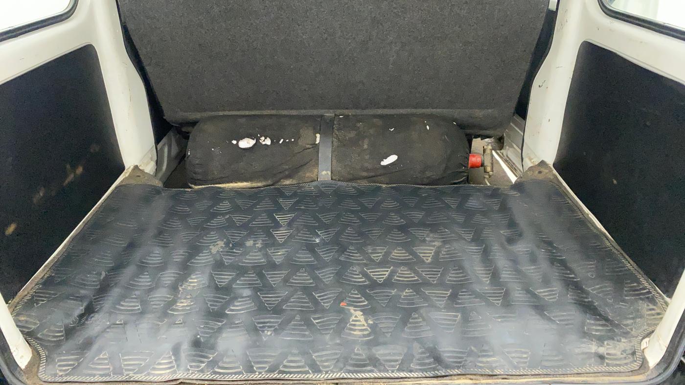 2018 Maruti Eeco 5 STR WITH A/C+HTR, CNG, Manual, 50,180 km, Boot Inside