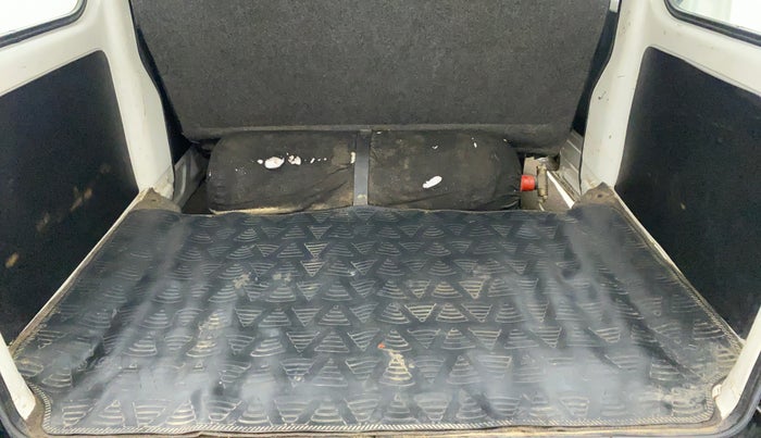 2018 Maruti Eeco 5 STR WITH A/C+HTR, CNG, Manual, 50,180 km, Boot Inside