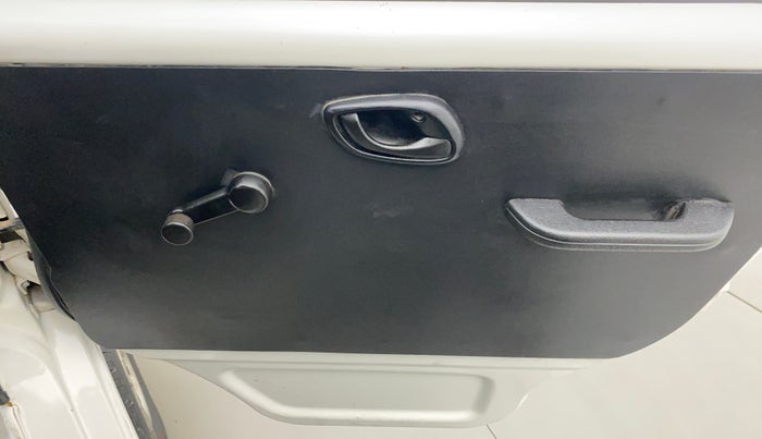 2018 Maruti Eeco 5 STR WITH A/C+HTR, CNG, Manual, 50,180 km, Driver Side Door Panels Control