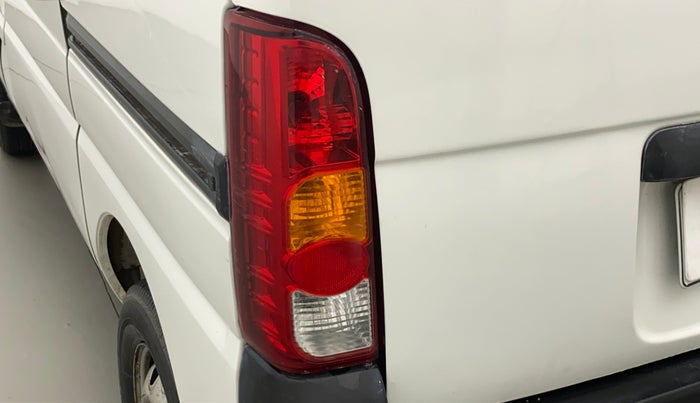 2018 Maruti Eeco 5 STR WITH A/C+HTR, CNG, Manual, 50,180 km, Left tail light - Minor scratches