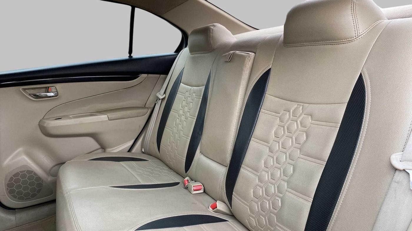 2014 Maruti Ciaz VXI+, Petrol, Manual, 74,102 km, Right Side Rear Door Cabin