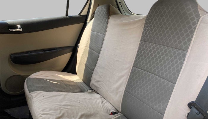 2013 Hyundai i20 MAGNA 1.2, Petrol, Manual, 87,348 km, Right Side Rear Door Cabin