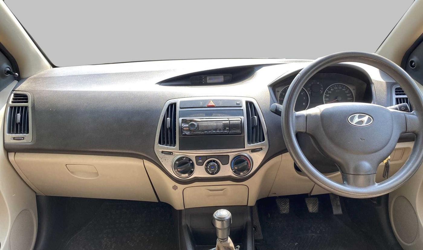 2013 Hyundai i20 MAGNA 1.2, Petrol, Manual, 87,348 km, Dashboard