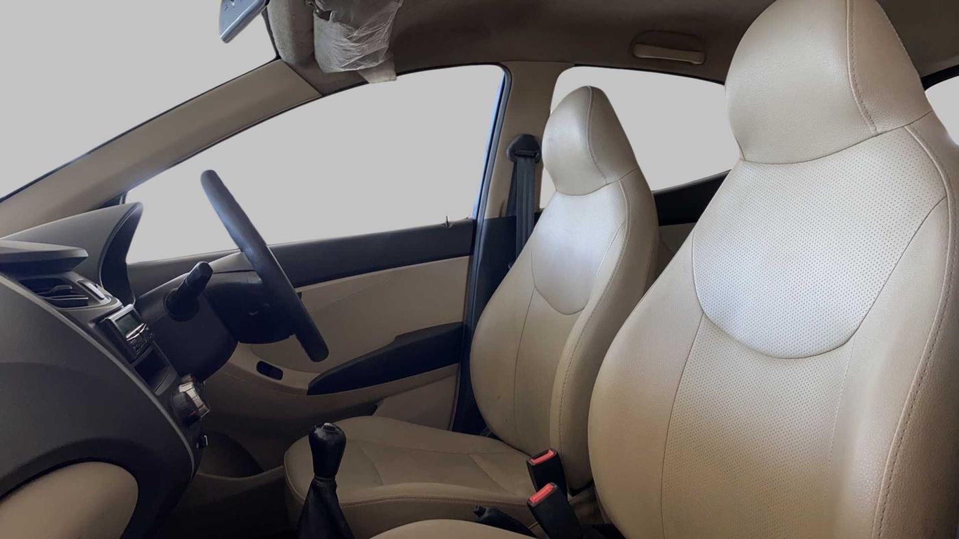 2018 Hyundai Eon ERA +, Petrol, Manual, 29,968 km, Right Side Front Door Cabin